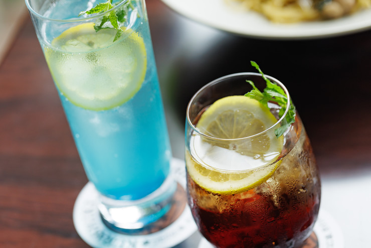 【ノンアルコールカクテル】サマーブルースカッシュ　・　さっぱり！カシスティーソーダ