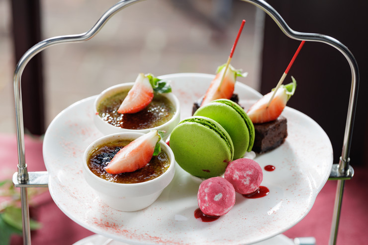 ガトーショコラ・ピンクスノーボール・ピスタチオマカロン・抹茶ブリュレ