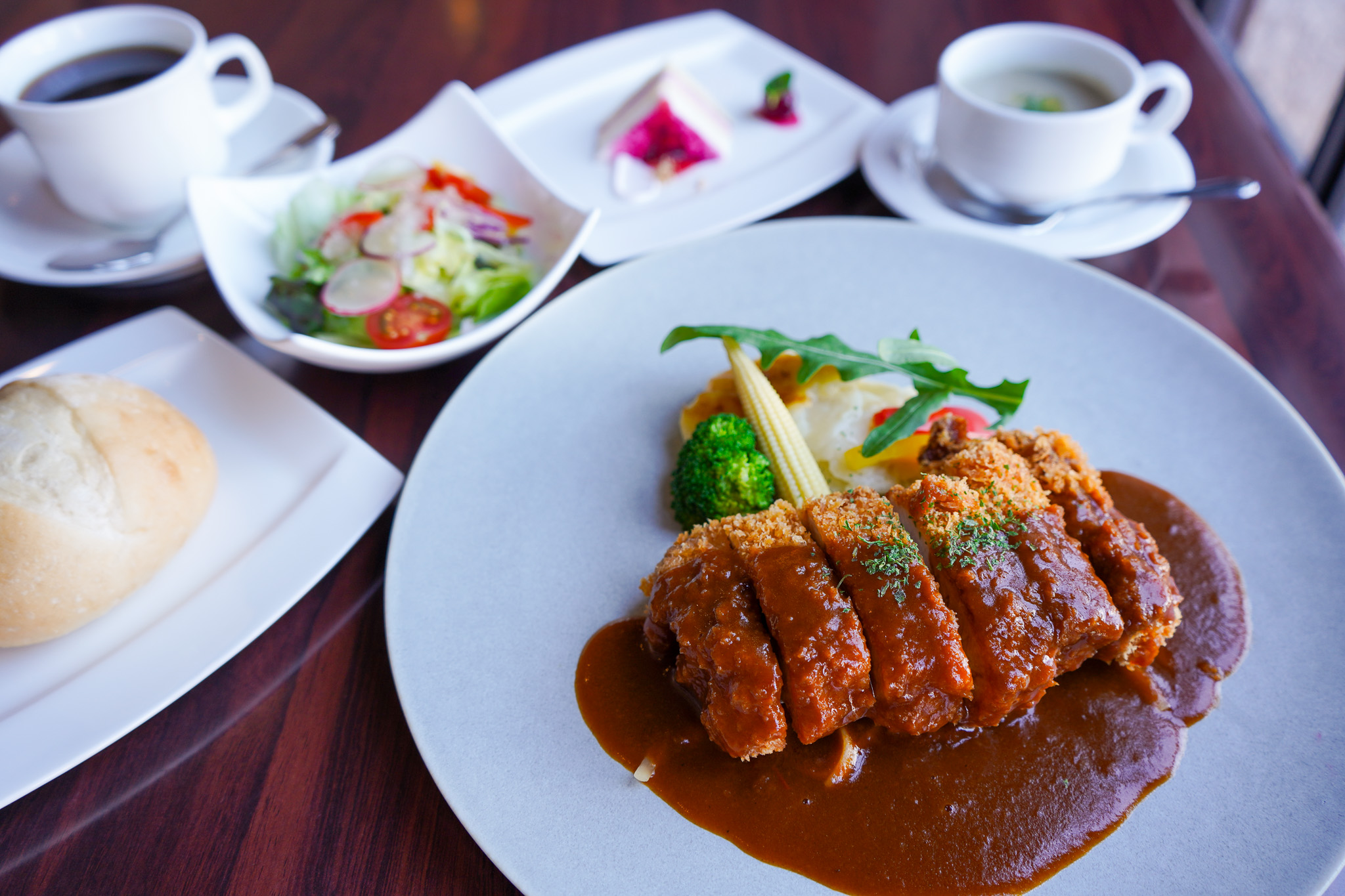 ポークカツレツランチ