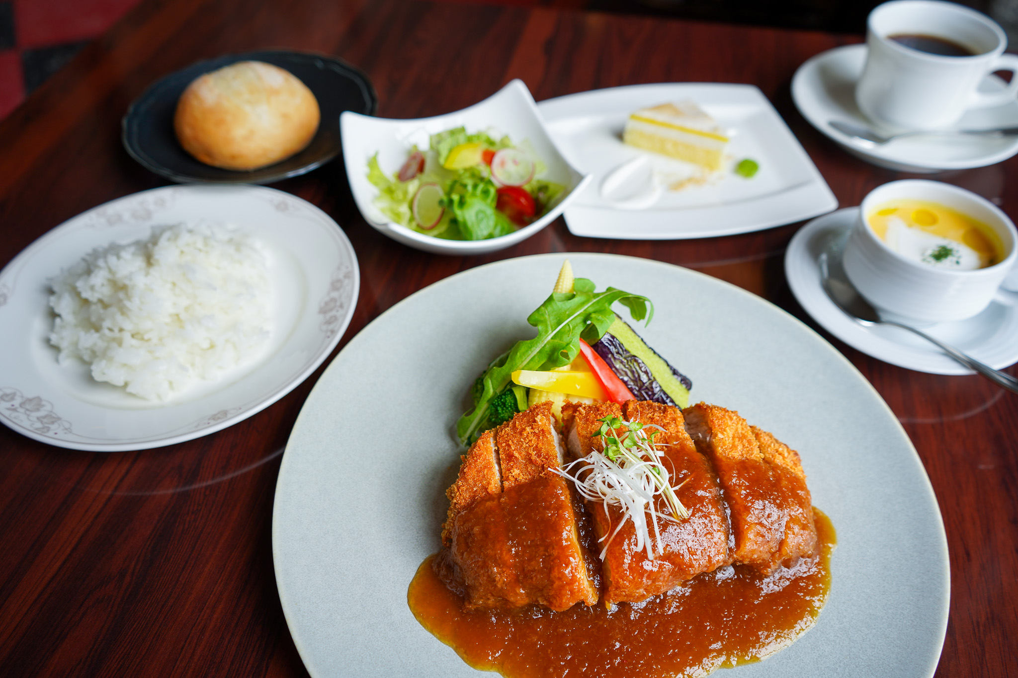 ポークカツレツランチ