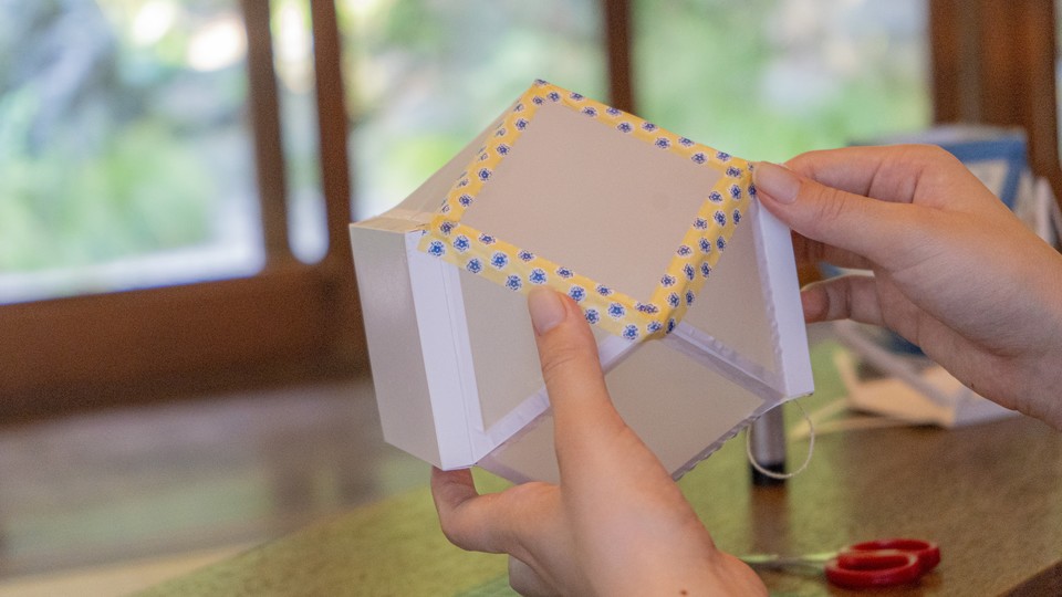 倉敷でしか体験できない「切子ちょうちん作り」